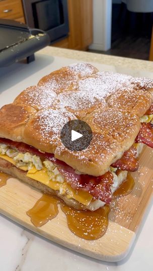 47K views · 1.3K reactions | French toast breakfast rolls on King’s Hawaiian #grubspot | Grubspot. | Grubspot. · Original audio Breakfast Slider, Blackstone Grill, Breakfast Rolls, French Toast Breakfast, Breakfast Sandwiches, Low Carb Breakfast, Breakfast Sandwich, Breakfast Brunch, Breakfast Recipes