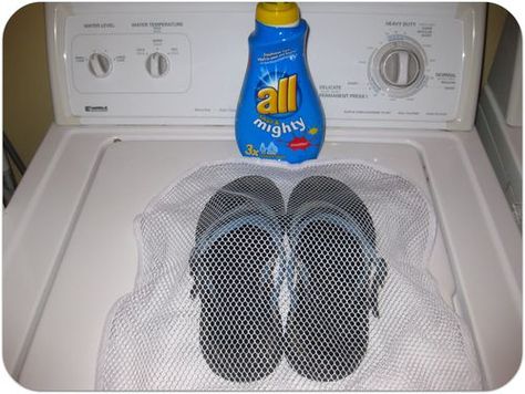 How to clean Chaco sandals washing instructions pic Clean Your Oven, Clean Baking Pans, Before And After Pics, Chaco Sandals, Chacos Sandals, Teva Sandals, Glass Cooktop, Deep Cleaning Tips, Clean Dishwasher