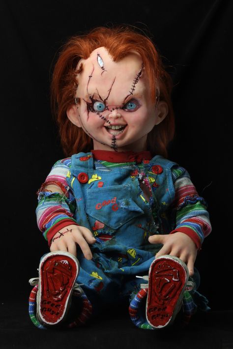 Bride Of Chucky Doll, Baby Chucks, Chucky Movies, Animated Halloween Props, Cult Classic Movies, Doll Props, Chucky Doll, Trick Or Treat Studios, Barbie Collector Dolls