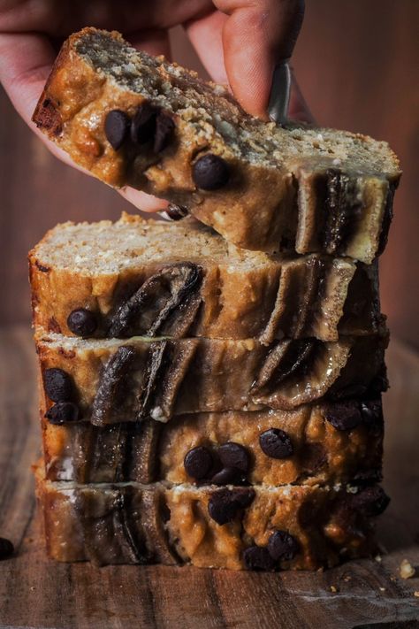 Banana Bread Recipe Moist, Banana Dessert Recipes, Moist Banana Bread, Easy Banana Bread Recipe, Cake Bread, Vegan Banana Bread, Healthy Banana Bread, Best Banana Bread, Chocolate Chip Banana Bread