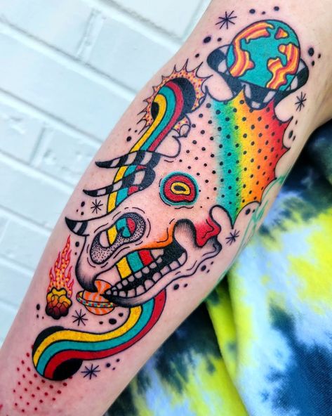 Trippy Color Tattoo, Colorful Dinosaur Tattoo, Trippy Hand Tattoos, Acid Tattoo Ideas, Tattoo Background Ideas, Trippie Tattoos, Dark Disney Tattoo, Ignorant Tattoo, Rad Tattoos