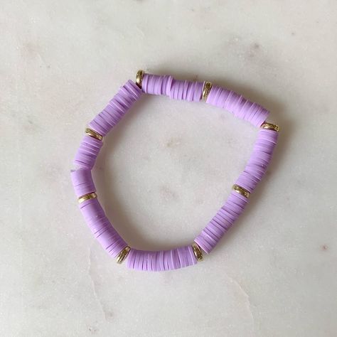 Handmade Purple Clay Beaded Bracelet With Gold Beaded Accents. Purple Clay Bead Bracelet, Bracket Making, Clay Bead Bracelet Ideas, Purple Preppy, Clay Beaded Bracelet, Preppy Bracelets, Bracelet Inspo, Light Mauve, Purple Bracelet