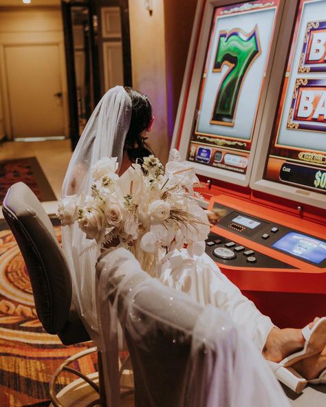 Bride in Vegas Vintage Vegas Bachelorette, Vegas Wedding Pictures, Vegas Elopement Dress, Las Vegas Wedding Dress, Vegas Wedding Aesthetic, Runaway Wedding, Kitschy Wedding, Vegas Elopement Ideas, Vegas Wedding Invitations