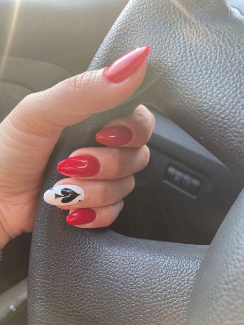 Ace Of Spades Nails Acrylic, Spade Nails Design, Simple Casino Nails Designs, Poker Theme Nails, Red Nails Prom Short, Playing Cards Nail Design, Western Ace Of Spades Nails, Lucky 7 Nails, Vegas Manicure Ideas