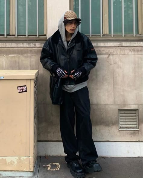 Mens Gorpcore Fashion, Streetwear Fashion Winter Men, Platform Shoes Men Outfit, Anarchist Fashion, Masculine Grunge Outfits, Archive Fashion Men, Acubi Fashion Men, Gorpcore Men, Subversive Fashion