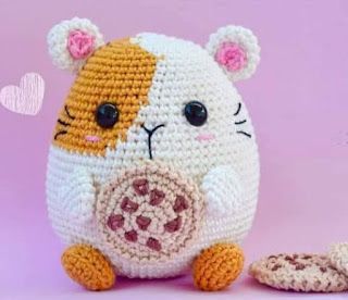 PATRONES AMIGURUMI GRATIS: PATRON GRATIS CONEJILLO DE INDIAS AMIGURUMI 48462 🐹 Amigurumi Bts, Crochet Shop, Crochet Dolls, Cute Cartoon Wallpapers, Amigurumi Pattern, Cartoon Wallpaper, Crochet Toys, Crochet Amigurumi, Free Crochet Pattern