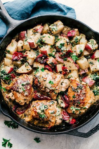 Tuscan Skillet, Creamy Tuscan Chicken, Potato Dinner, Chicken Skillet Recipes, Chicken And Potatoes, Food Cafe, Top Chicken Recipes, Tuscan Chicken, Sun Dried Tomatoes