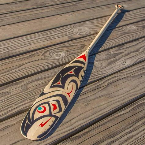 Canoe Paddle Art, Maori Hook, Tom Thomson Paintings, Painted Oars, Paddle Decor, Kiss Artwork, Oar Decor, Painted Paddles, Wooden Oars