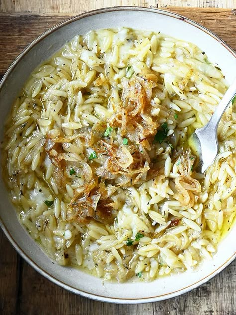 One Skillet Salmon with Lemon Orzo - Serving Dumplings Lebanese Baked Chicken, Christmas Meatballs, Serving Dumplings, Balsamic Salmon, Chicken Korma Recipe, Chicken Potato Bake, Miso Broth, Shrimp Spaghetti, Minute Chicken