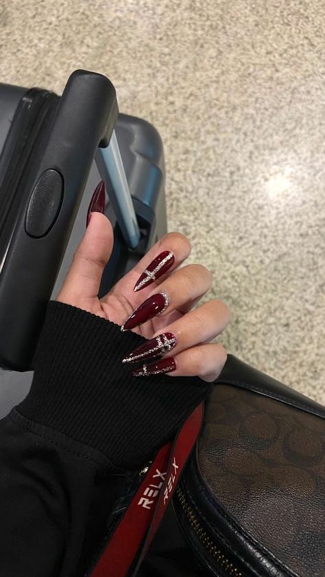 Nails Y2k Red, Long Dark Red Nails, Fur Nails, Concert Nails, Beachy Nails, Dark Red Nails, Makeup Nails Designs, Square Nail Designs, Gothic Nails