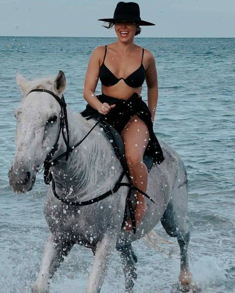 Horseback Riding Outfit Black Women, Horse Back Riding Outfits Black Women, Ocean Outfits, Horse Back Riding, Riding Outfits, Horseback Riding Outfits, Butter Recipes, Holiday Photography, Cruise Outfits