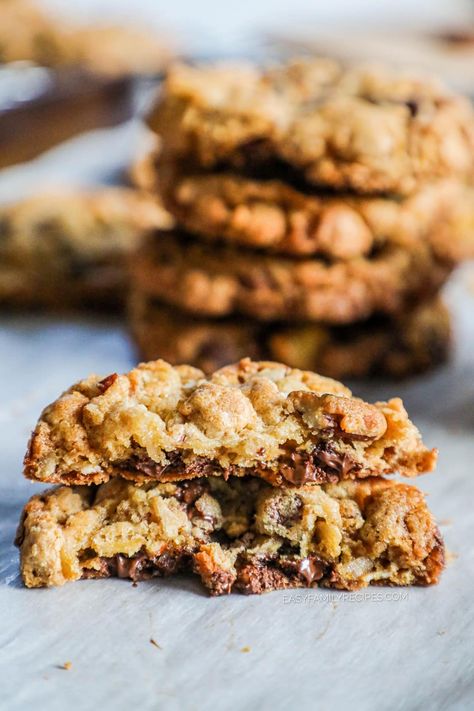 These Wyoming Cowboy Cookies are everything you could want in a cookie—and more! This cowboy cookie recipe is packed full of toasted pecans and coconut, chocolate and peanut butter chips, chewy oats, and crunchy cornflakes. These cowboy cookies crispy on the edges with a deliciously chewy center. Just a few basic ingredients and 15 minutes needed to prep these cowboy cookies before they go in the oven. These are a hearty treat that everyone will love! Wyoming Cowboy Cookies, Frito Bars Recipe, Cowboy Cookie, Cowboy Cookie Recipe, Jelly Cookies, Toasted Oats, Cowboy Cookies, Yummy Desserts Easy, Frozen Cookie Dough