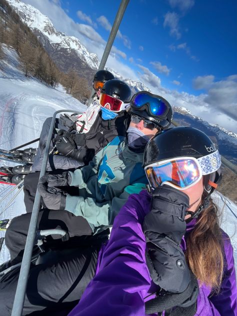 Skiing Selfie, Ski Selfie, Ski Photos, Ski Vibes, Ski Aesthetic, Friends Selfie, Sk Ii, Ski Lift, Dream Holiday