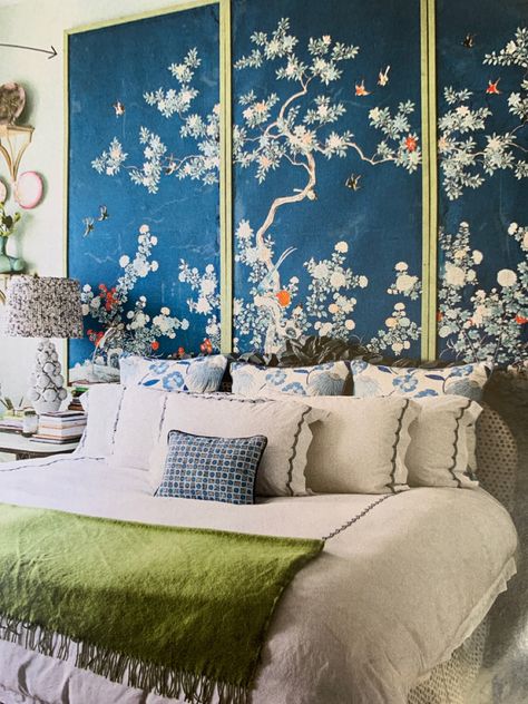 Wallpaper Headboard Ideas, Chinoiserie Headboard, Diy Framed Wallpaper, Wallpaper Home Decor Living Room, Wallpaper Headboard, Chinoiserie Bedroom, Mirrors Design, Decoration Wallpaper, Headboard Ideas