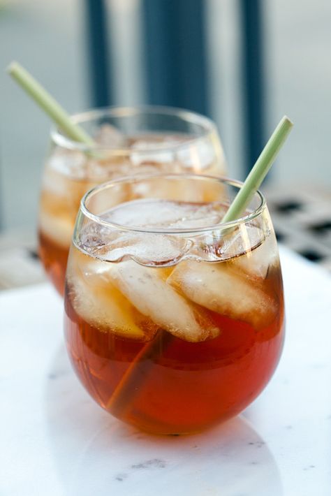 Ginger-Lemongrass Bourbon Iced Tea | spachethespatula.com #recipe