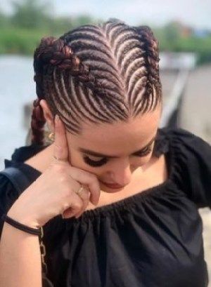 Absolutely stunning braids hairstyles for African women. - Stylish Naija Patewo Hairstyles For Ladies, Hairstyles For African Women, Latest African Hairstyles, Classy Hairstyle, Hairstyles Designs, Hairstyles And Colors, Celebrities Hairstyles, Ghana Braids Hairstyles, Hairstyles For Ladies