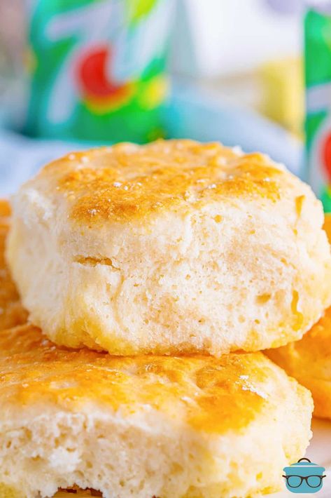 7up Rolls, 7 Up Biscuits Recipe, 7up Biscuits, Easy Biscuits, Biscuits From Scratch, 1950s Food, Homemade Bisquick, Bisquick Recipes, Biscuit Bread