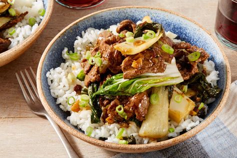 Black Pepper Beef & Bok Choy with Garlic Rice Scallion Rice, Broccoli Bowls, Turkey Broccoli, Orange Beef, Black Pepper Beef, Pepper Beef, Blue Apron Recipes, Beef Sauce, Crispy Beef