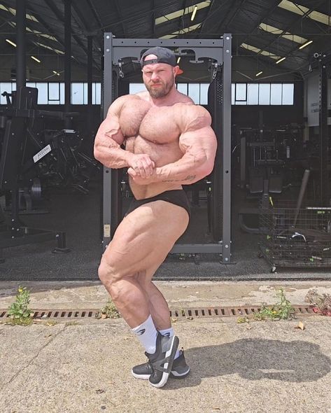 Off season update from @jamestheshedhollingshead 💪🏻💪🏻 #bodybuilding #bodybuilder #fitnessvolt #fitnesslife #muscle #fv Eddie Brock, Bodybuilder, Fit Life, Bodybuilding, Quick Saves