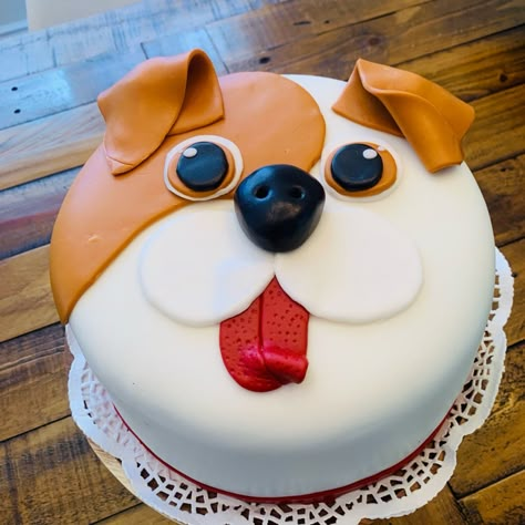 Cakes With Dogs On Them, Dog Cakes Design, Dog Cake For Kids Birthday, Dog Themed Birthday Party Ideas Cake, Dog Cake Design Birthday, Birthday Cake Dog Theme, Dog Birthday Cake For Kids, Simple Dog Cake Design, Cake Dog Design