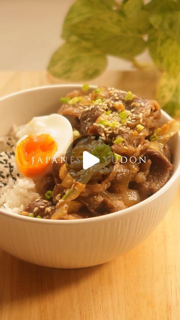 Easy Gyudon Recipe, Japanese Gyudon, Gyudon Recipe, Rice Egg, Recipe Ingredients, Garlic Salt, Eat Healthy, Meat Dishes, Soy Sauce