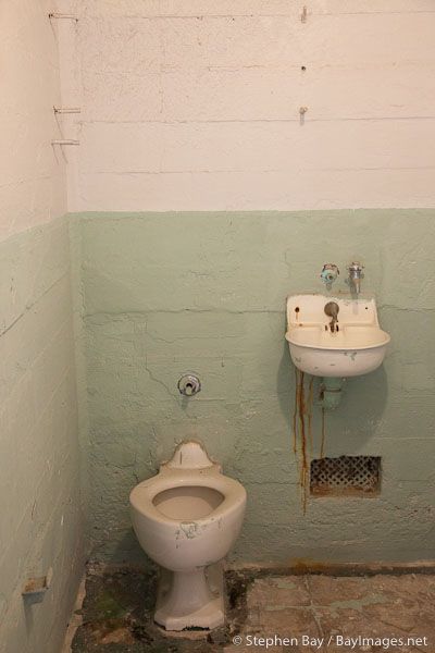 18. Separate Bathroom Prison Cell, Kitchen Flooring, Tile Bathroom, The Help, Ukraine