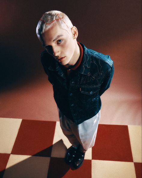 male fashion editorial genz set design photography boy bleached head pattern design checkered board Male Portrait Poses, Men Fashion Photoshoot, Fashion Portrait Photography, Studio Photoshoot Ideas, Studio Photography Fashion, Portrait Editorial, Studio Portrait Photography, Test Shoot, Male Models Poses