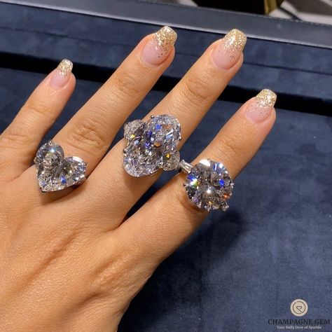 CHAMPAGNE GEM by Bebe Bakhshi on Instagram: “#ThankGRAFFitsFRIDAY with the most beautiful trio of @graff diamond rings: 16ct D Flawless type IIa round brilliant, 22ct D Flawless oval-…” Graff Diamond Ring, Graff Diamonds, Big Engagement Rings, Body Decor, Glittery Wallpaper, Flawless Diamond, Expensive Jewelry Luxury, Jewelry Luxury, Rings Engagement