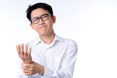 5 Top Reasons For Hand Pain - Best Physiotherapy Asian Glasses, Sistem Saraf, Median Nerve, Male Doctor, Bald Man, Hand Pain, Stomach Ache, Carpal Tunnel, Feeling Sick