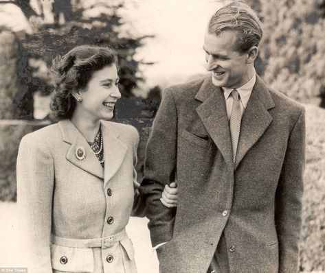 Young Prince Philip, Ratu Elizabeth, Princesa Elizabeth, Young Queen Elizabeth, Rainha Elizabeth Ii, Reine Elizabeth Ii, Prinz Harry, British Royal Families, Elisabeth Ii