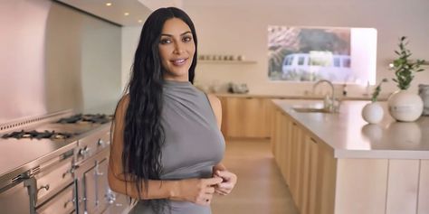 See inside Kim Kardashian and Kanye West's massive, all-beige mansion - Insider Kardashian Kitchen Decor, Kim Kardashian Kitchen, Kim And Kanye House, Kim K House, Kim Kardashian House, Kim Kardashian Home, Vogue Youtube, Kim House, Kardashian Home