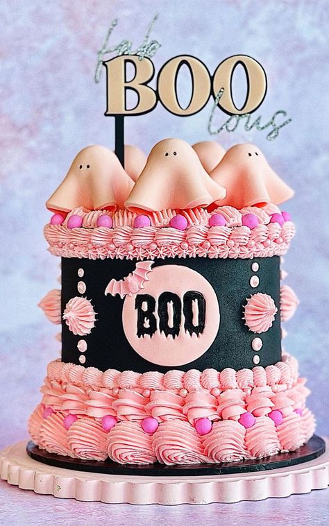 Pink Ghost Cake, Birthday Cake Halloween, Cutie Cake, Halloween Cake Ideas, Cute Halloween Cakes, It Cake, Cake Halloween, Halloween Birthday Cakes, Ghost Cake