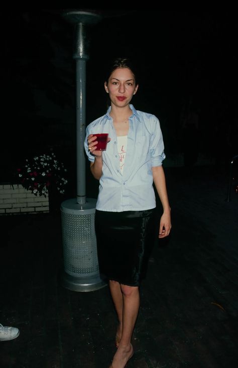 Nineties revival: Sofia Coppola's style in 12 looks | Vogue France Sophia Coppola Style, Sofia Coppola Style, 1990s Looks, Directed By Sofia Coppola, Sophia Coppola, Vogue France, Embroidered Lace Dress, 90s Looks, Sofia Coppola