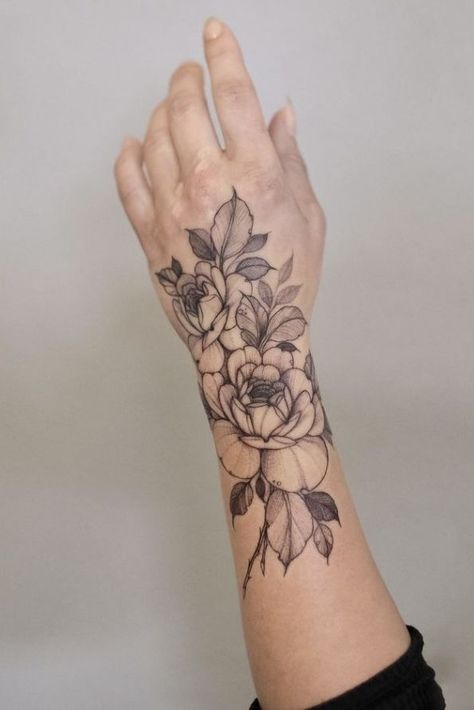 Hand Tattoo Flower, Hand Wrist Tattoo, Floral Wrist Tattoo, Wrist Hand Tattoo, Tattoo Floral, Peony Tattoo, Arm Tats, Special Tattoos, Beautiful Flower Tattoos