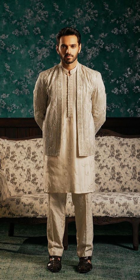 Indian Men Traditional Outfit, Sufi Night Outfit For Men, Traditional Indian Mens Clothing, Sufi Night, Wedding Matching Outfits, Indian Wedding Suits Men, Pakistani Dresses Party, Elegant Portrait, Mens Inspo