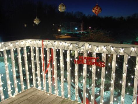 Outdoor Apartment Decor, Decorate Balcony, Small Lights, Lights Decorations, Christmas Decorations Apartment, Christmas Apartment, Traditional Colonial, Colonial Christmas, Light Decor