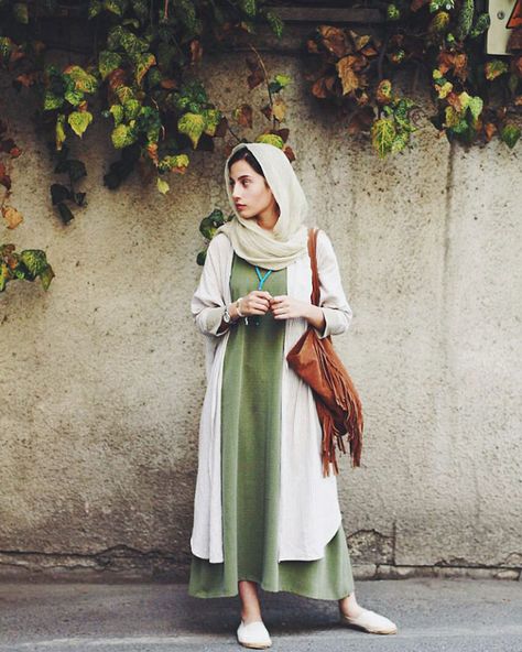 Tehran Street Style, Street Hijab, Persian Women, Iranian Fashion, Persian Fashion, Outfit Ideas Summer, Street Hijab Fashion, Iranian Women Fashion, Mode Abaya