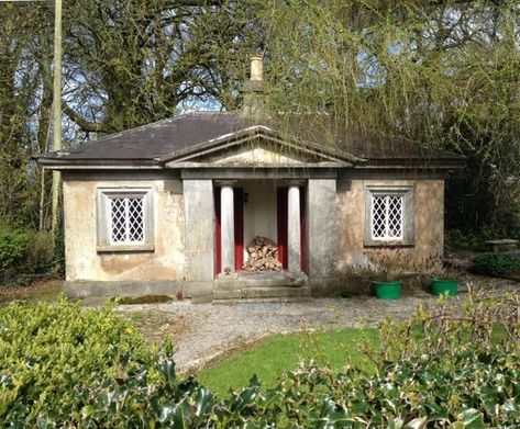 Old Irish Cottage, Gate Lodge, Country Farmhouse Exterior, Thatch Roof, Different Types Of Houses, Storybook House, Lodge House, Pretty Cottage, Stone Cottages