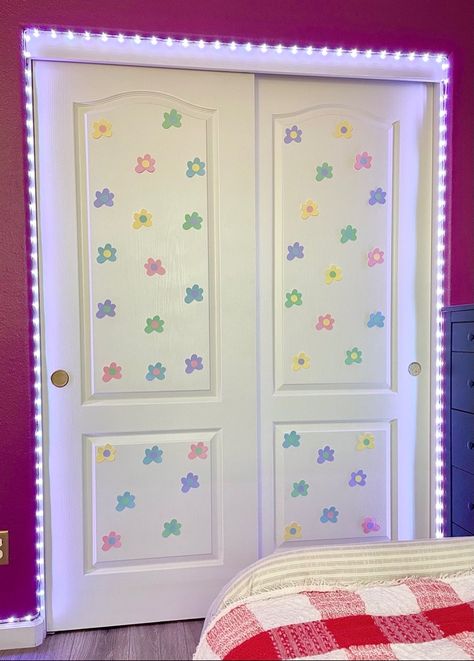 Door Flower Decoration, Pastel Bedroom, Bedroom Wall Colors, Pastel Room, Wall Paint Designs, Bedroom Doors, Room Doors, Painted Doors, Wall Paint