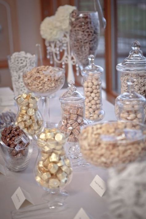 Candy Wedding Candy Table, Deco Buffet, Bar A Bonbon, Candy Bar Wedding, Bar Display, Candy Station, Sweet Bar, Clear Vases, Wedding Dessert Table