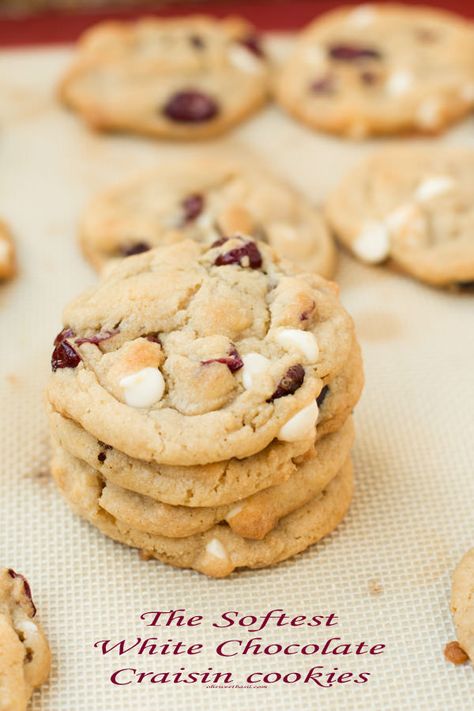 los más suaves de chocolate blanco galletas craisin jamás!  ohsweetbasil.com Ny Times Chocolate Chip Cookies, Craisin Cookies, Chocolate Cranberry Cookies, Cranberry Cookies Recipes, White Chocolate Cranberry Cookies, Chocolate Cranberry, Oh Sweet Basil, White Chocolate Cookies, White Chocolate Cranberry