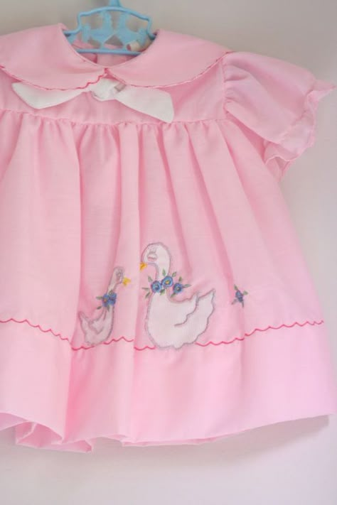 Vintage baby dress with ducks, 1960's - 1970's. Baby Clothes Vintage, Baby Girl White Dress, Vintage Baby Dresses, 1960s Baby Clothes, Retro Baby, Vintage Baby Clothes, Baby Design, Little Dresses, Baby Girl Dresses