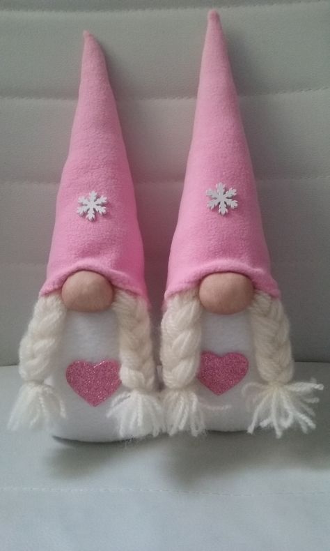 Pink Gnomes, Gnome Decor, Gnomes Christmas, Girl Gnome, Nordic Gnomes, Gnomes Diy, Scandinavian Gnomes, Diy Gnomes, Gnome Patterns