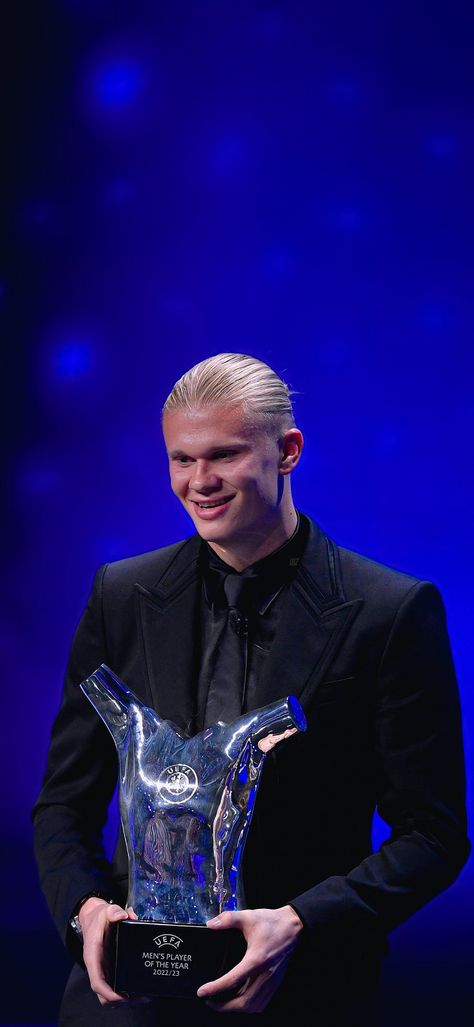 Erling Haaland Wallpaper Erling Haaland Wallpaper, Haaland Wallpaper, Haaland Manchester City, Different Person, Baby Facts, 4k Wallpaper, Handsome Man, Most Handsome Men, Football Wallpaper