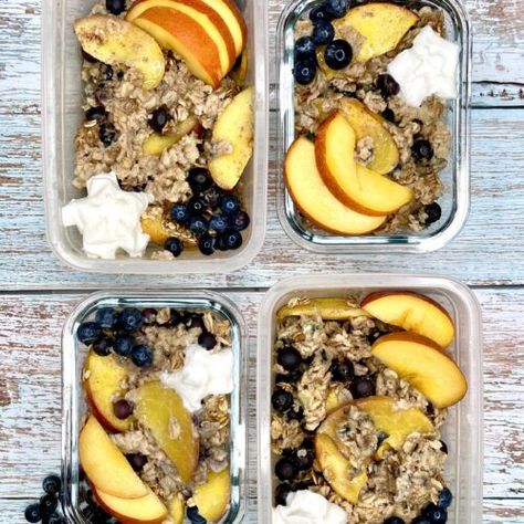 Blueberry Peach Baked Oats - Diana's Delish Dishes Firecracker Turkey, Ground Turkey And Rice, Turkey And Rice, Turkey Rice, Sugar Free Maple Syrup, Baked Oats, Breakfast Meal Prep, Ww Recipes, Perfect Breakfast