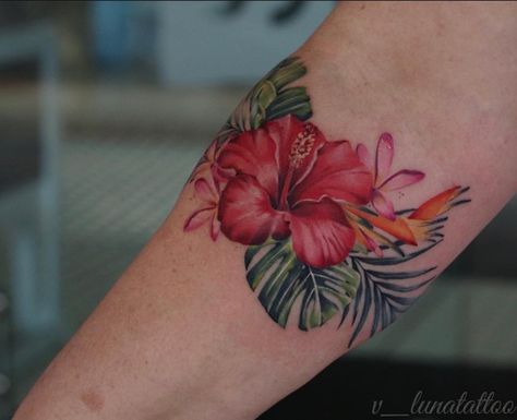 Tropical Tattoo, Hibiscus Tattoo, D Love, Monstera Leaf, Birds Of Paradise, Life Tattoos, New Tattoos, Do More, Watercolor Tattoo