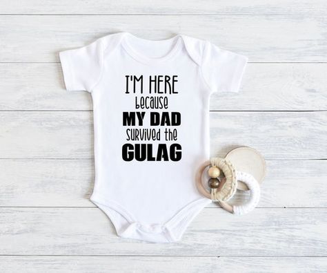 Check out this item in my Etsy shop https://www.etsy.com/ca/listing/928669866/im-here-because-my-dad-survived-the Family Baby Announcement, Auntie Baby, Baby Boy Newborn Pictures, Fun Baby Announcement, Baby Announcement Pictures, Baby Announcement Photos, Unisex Baby Shower, Pregnancy Announcement Gifts, Funny Onesies