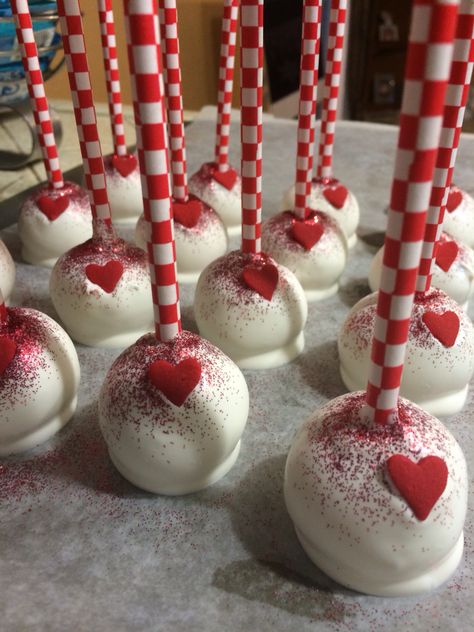 Queen of hearts cake pops King Of Our Hearts Birthday, Queen Of Hearts Cake Ideas, Queen Of Hearts Food Ideas, Queen Of Hearts Desserts, Queen Of Hearts 1st Birthday Party, Queen Of Hearts First Birthday Party, Queen Of Hearts Party Ideas, Queen Of Hearts Bridal Shower Ideas, Queen Of Hearts Birthday Party