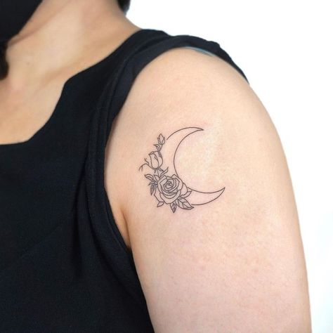 shoulder tattoos for women meaningful Shoulder Tattoos For Women Meaningful, Beautiful Shoulder Tattoos, Best Shoulder Tattoos, Shoulder Tattoo Ideas, Shoulder And Arm Tattoo, Tattoos For Women Meaningful, Cool Shoulder Tattoos, Shoulder Blade Tattoo, Big Room