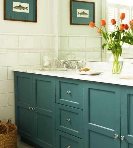 25 Inspiring and Colorful Bathroom Vanities via @tipsholic #bathroom #vanity #colorful #colors #homedecor Colorful Bathroom Vanity, Teal Cabinets, Bathroom Cabinet Colors, Bathroom Cabinets Diy, Painting Bathroom Cabinets, Blue Bathroom Vanity, Teal Bathroom, Painted Bathroom, Modern Bathroom Cabinets